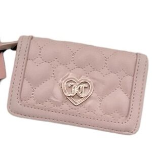 NWT Juicy Couture POWDER BLUSH
FLAWLESS SLIM ELONGATED BIFOLD $35